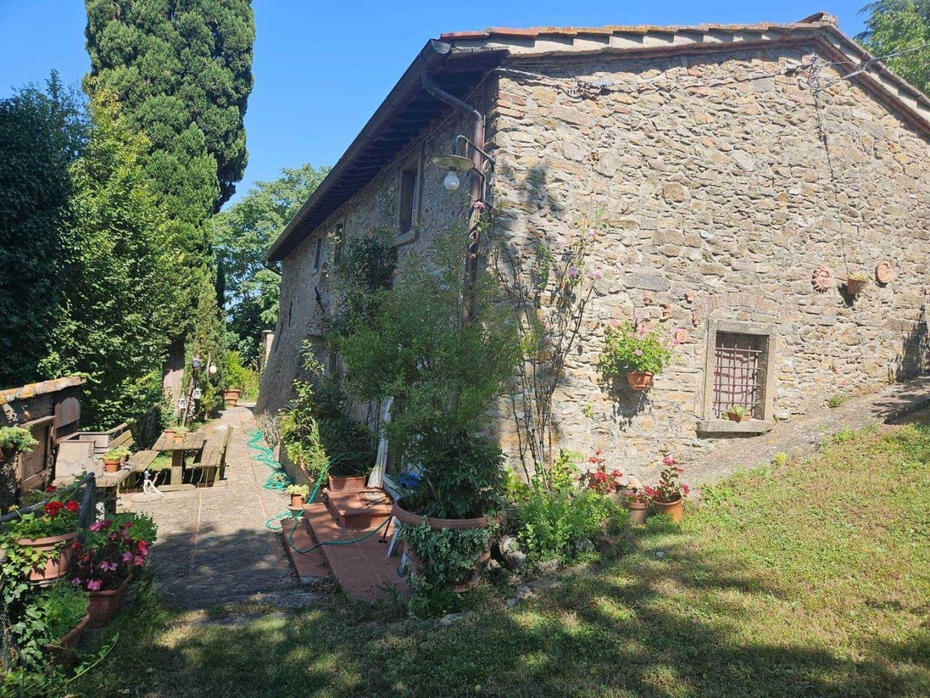 9-Zimmer Haus in Dicomano, Italy, Nr. 208215