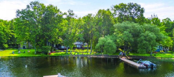 4 bedrooms House in Haliburton, Canada No. 907 2