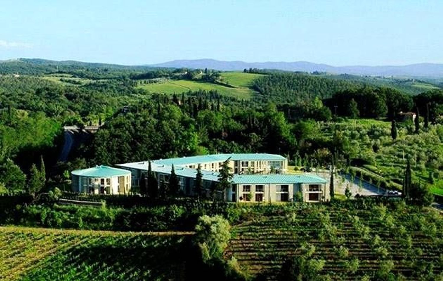 3206m² Building in Barberino Tavarnelle, Italy No. 207451