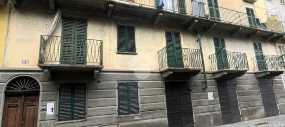 3-salle Appartement à Poirino, Italy No. 2097 10