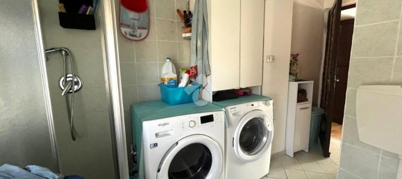 3-salle Appartement à Poirino, Italy No. 2097 9