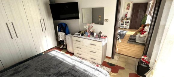 3-salle Appartement à Poirino, Italy No. 2097 3