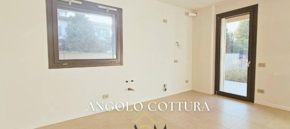 Квартира с 4 комнатами в Горле, Италия № 28806 17