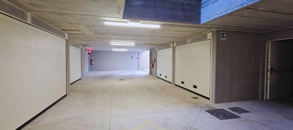 Квартира с 4 комнатами в Горле, Италия № 28806 24