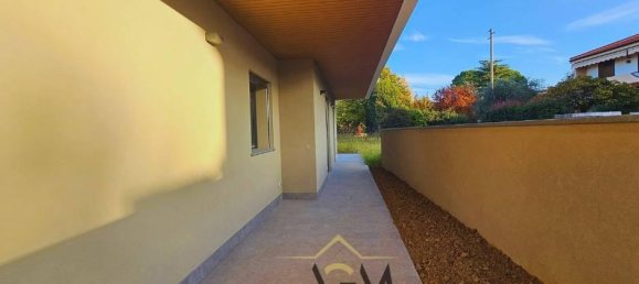 Квартира с 4 комнатами в Горле, Италия № 28806 28