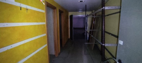 320m² Commercial property in Leon, Spain No. 107330 12