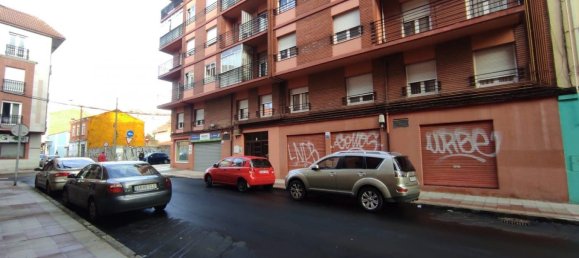 320m² Commercial property in Leon, Spain No. 107330 13