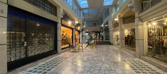 Propiedad comercial de 1 habitación en Bergamo, Italy No. 108227 4