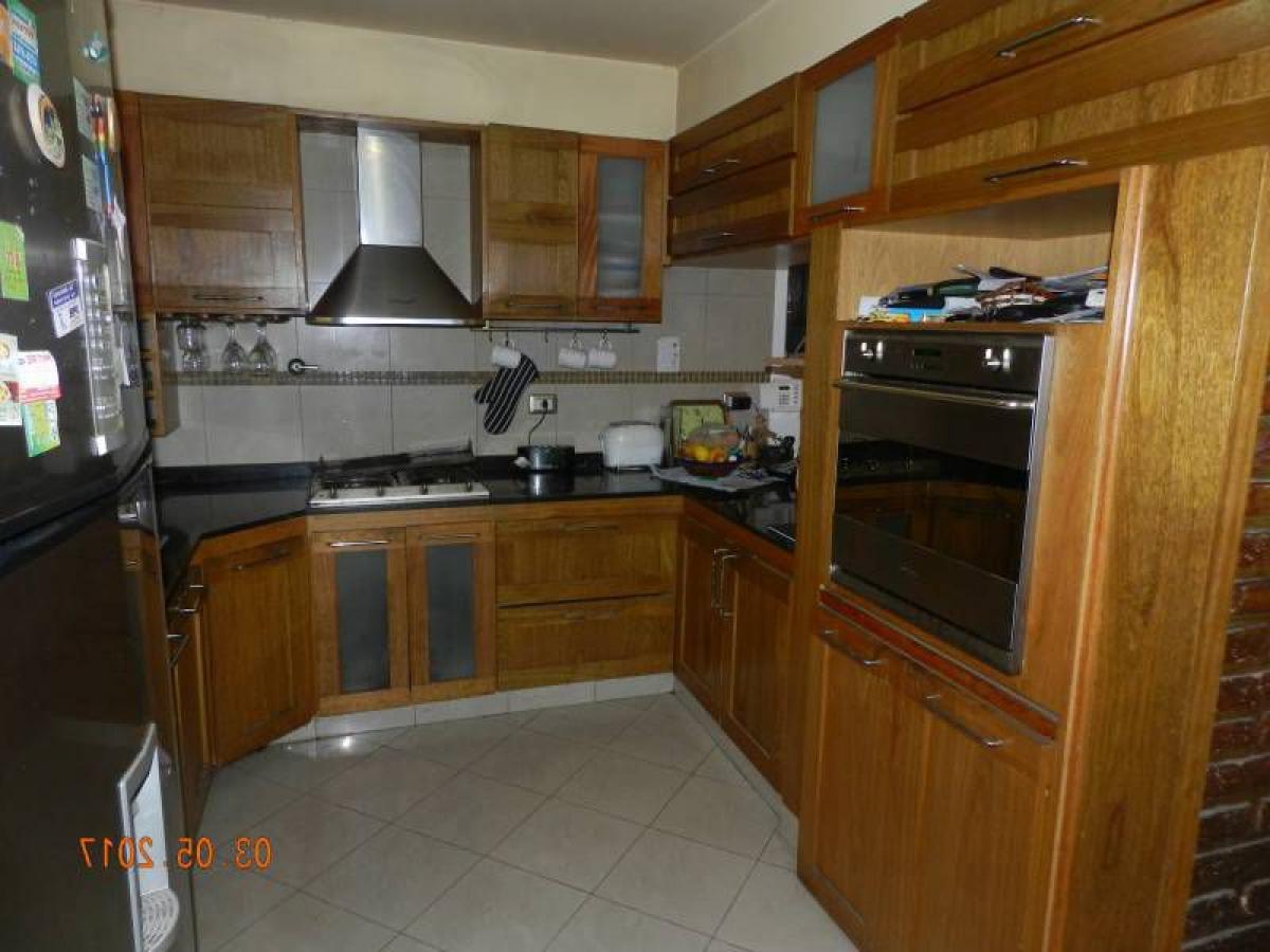 4 bedrooms House in Tres de Febrero, Argentina No. 54206