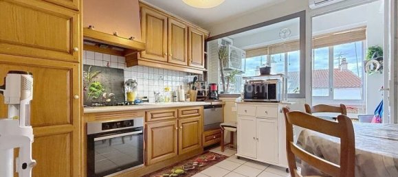 Apartamento de 3 habitaciónes en Clermont-Ferrand, France No. 321413 3