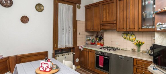 3 bedrooms Apartment in Padua, Italy No. 190626 2
