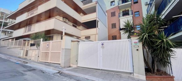 Studio in Andria, Italy No. 14872 5