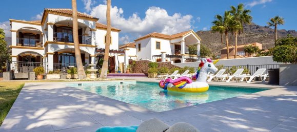 5 bedrooms Villa in Adeje, Spain No. 27344 3