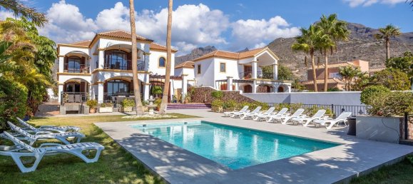 5 bedrooms Villa in Adeje, Spain No. 27344 2