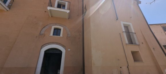 4 bedrooms House in L'Aquila, Italy No. 279737 2