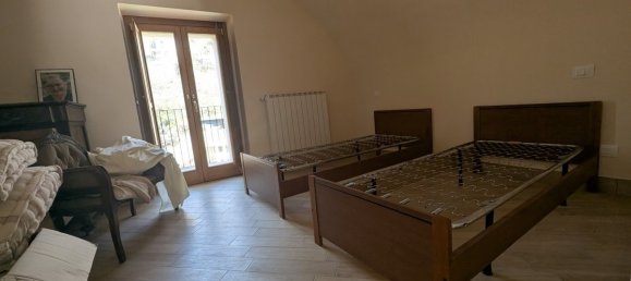 4 bedrooms House in L'Aquila, Italy No. 279737 22