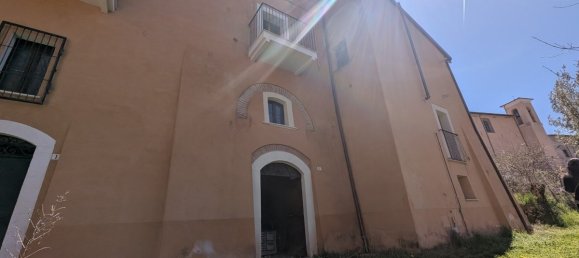 4 bedrooms House in L'Aquila, Italy No. 279737 3