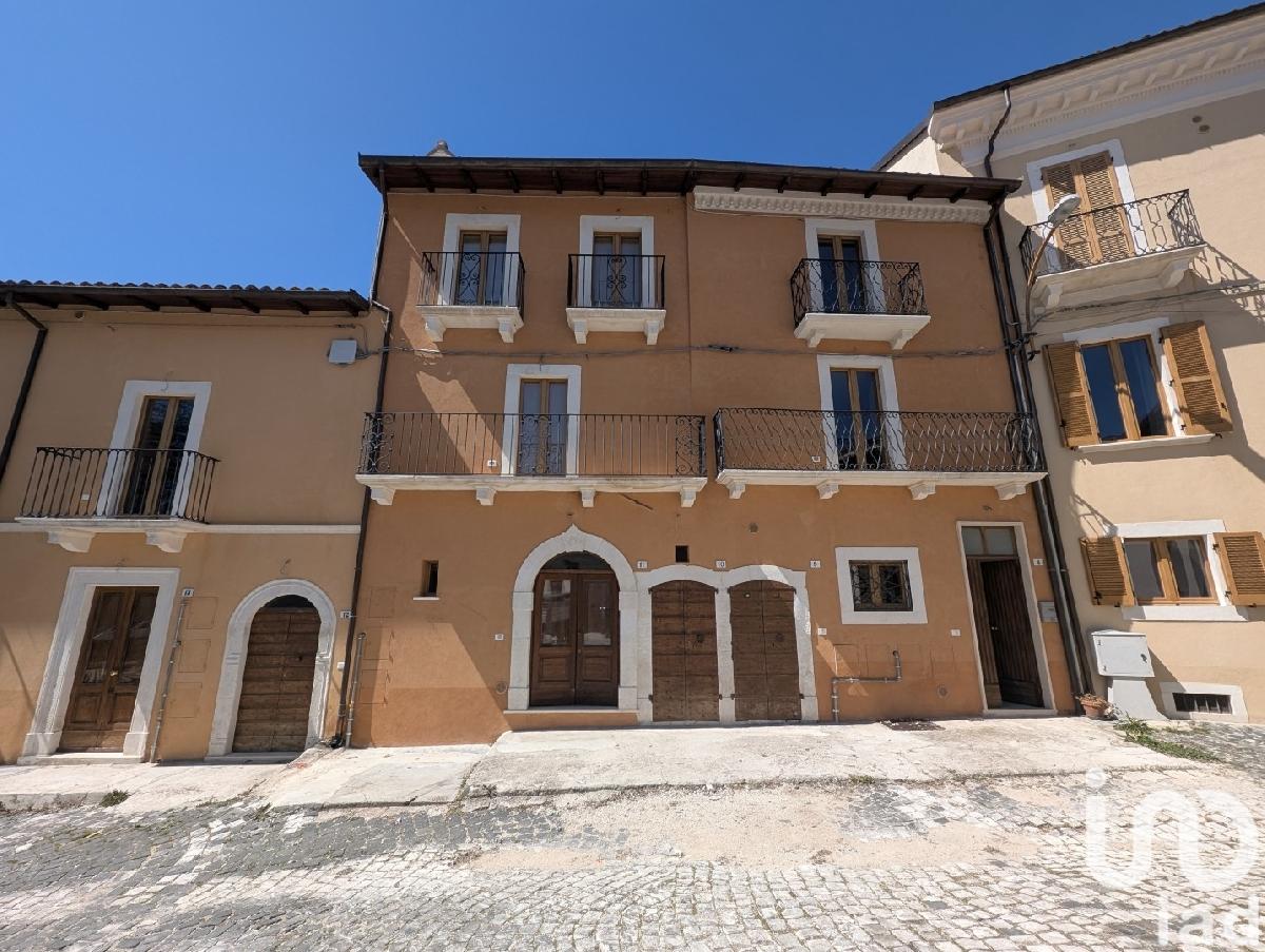 4 bedrooms House in L'Aquila, Italy No. 279737