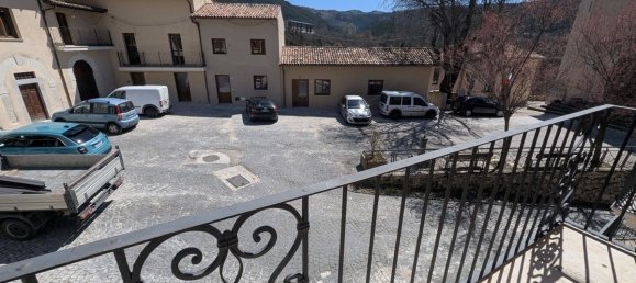 4 bedrooms House in L'Aquila, Italy No. 279737 16