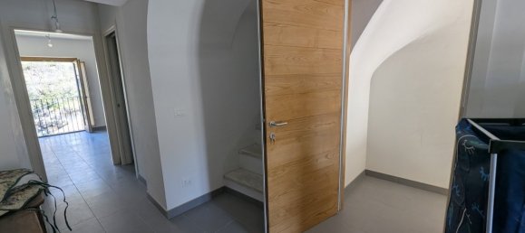 4 bedrooms House in L'Aquila, Italy No. 279737 8