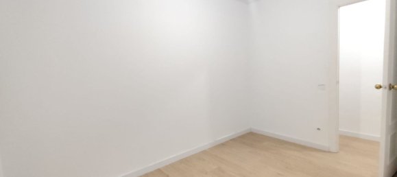 Apartamento de 2 dormitorios en Santa Coloma de Gramenet, Spain No. 168539 26