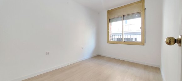 Apartamento de 2 dormitorios en Santa Coloma de Gramenet, Spain No. 168539 11