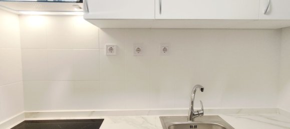 Apartamento de 2 dormitorios en Santa Coloma de Gramenet, Spain No. 168539 4