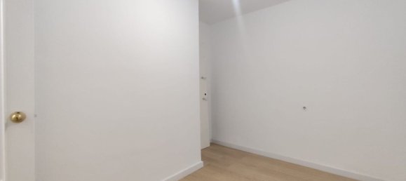 Apartamento de 2 dormitorios en Santa Coloma de Gramenet, Spain No. 168539 27