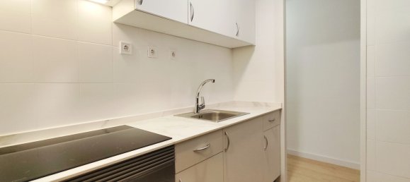 Apartamento de 2 dormitorios en Santa Coloma de Gramenet, Spain No. 168539 2