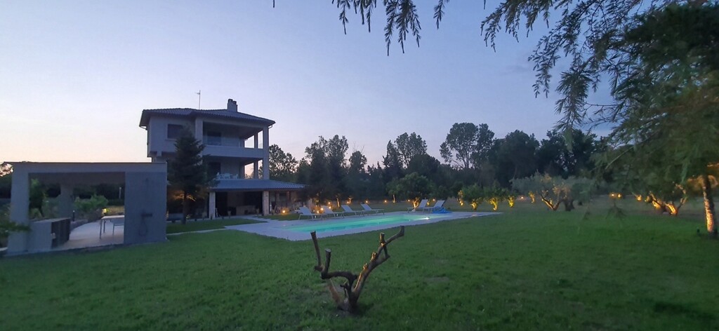 5 bedrooms Commercial property in Chalkidiki, Greece No. 8173