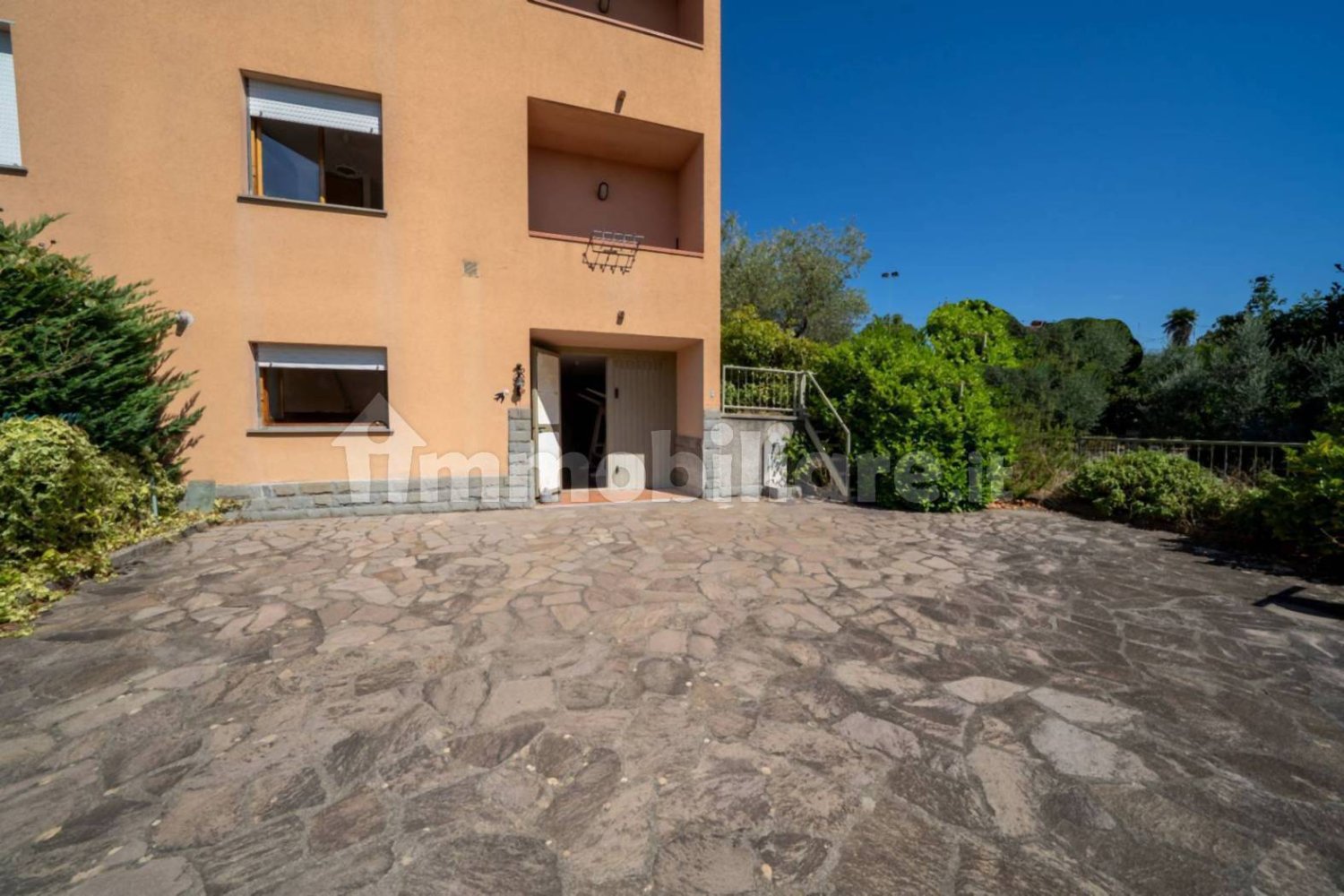4 bedrooms Villa in Cavriglia, Italy No. 281853