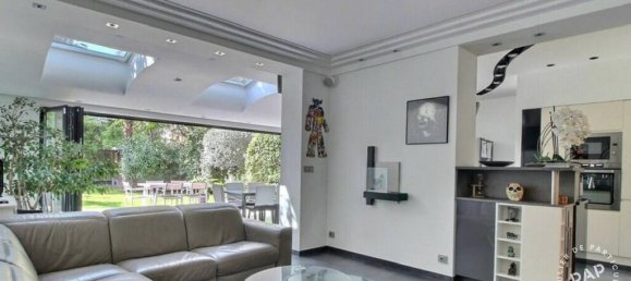 Casa de 5 dormitorios en Maisons-Alfort, France No. 350754 2