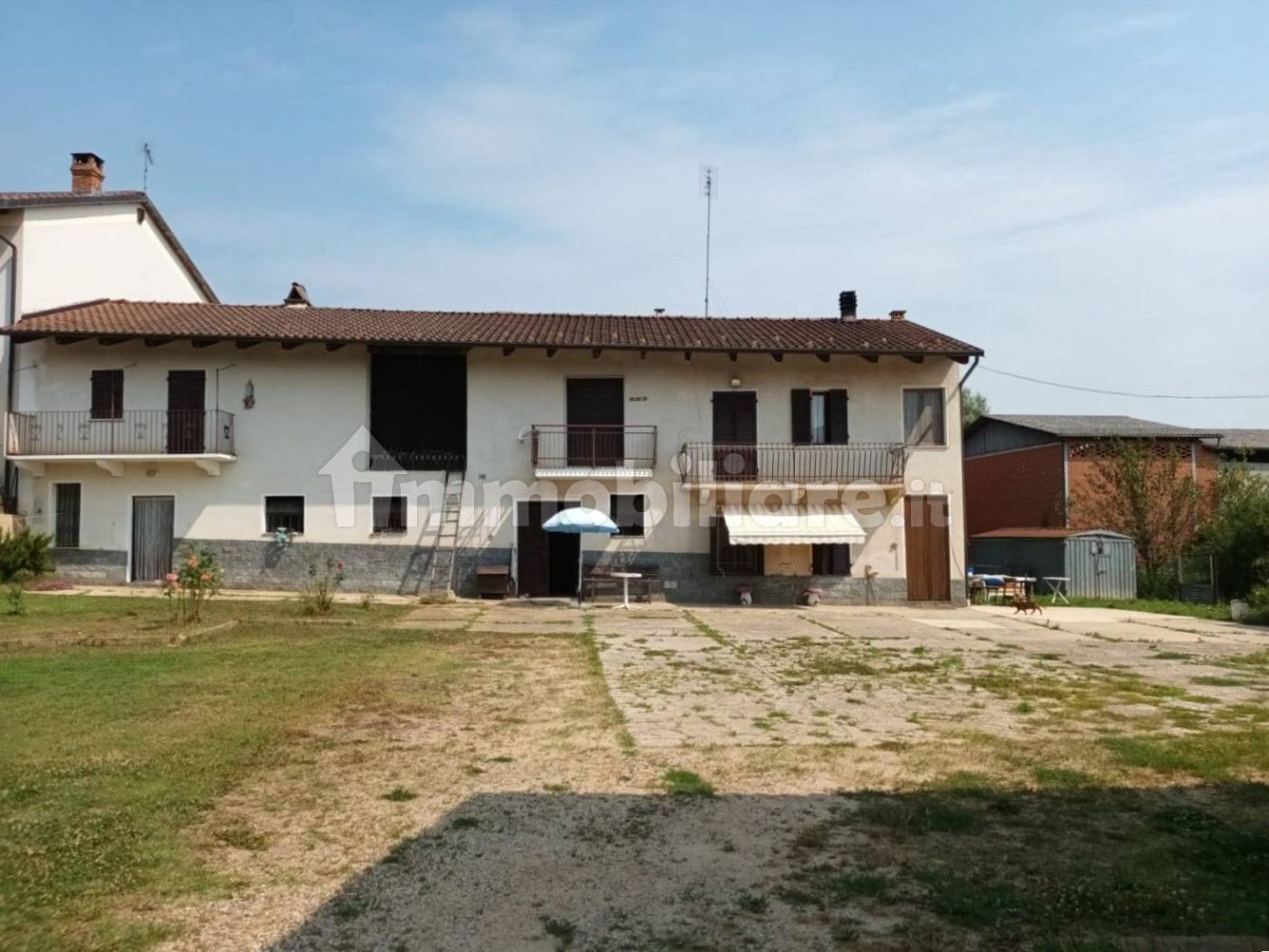 4 Schlafzimmer Haus in Santo Stefano Roero, Italy, Nr. 175956