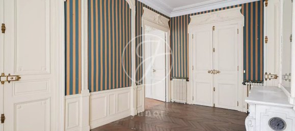 5 bedrooms Apartment in Paris, France No. 131351 18