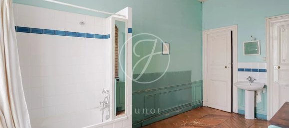 5 bedrooms Apartment in Paris, France No. 131351 26