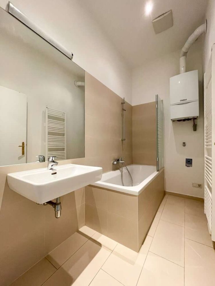 2 rooms Apartment in Vienna, Austria No. 104702