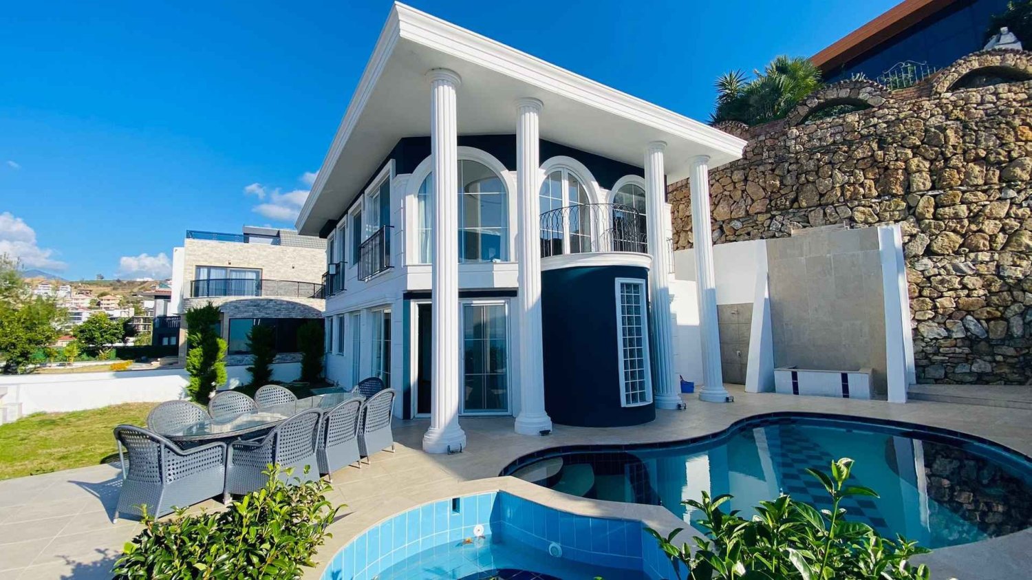 Villa 4+1 in Kargicak, Turkey No. 47091