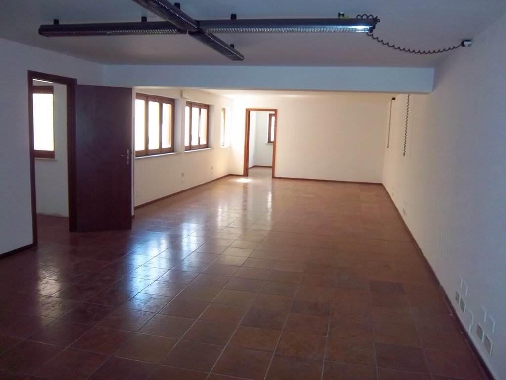 Oficina de 3 habitaciónes en Marsala, Italy No. 165198