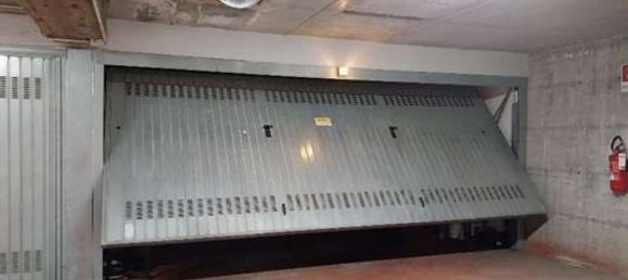 31m² Garage in Milan, Italy No. 359035 3