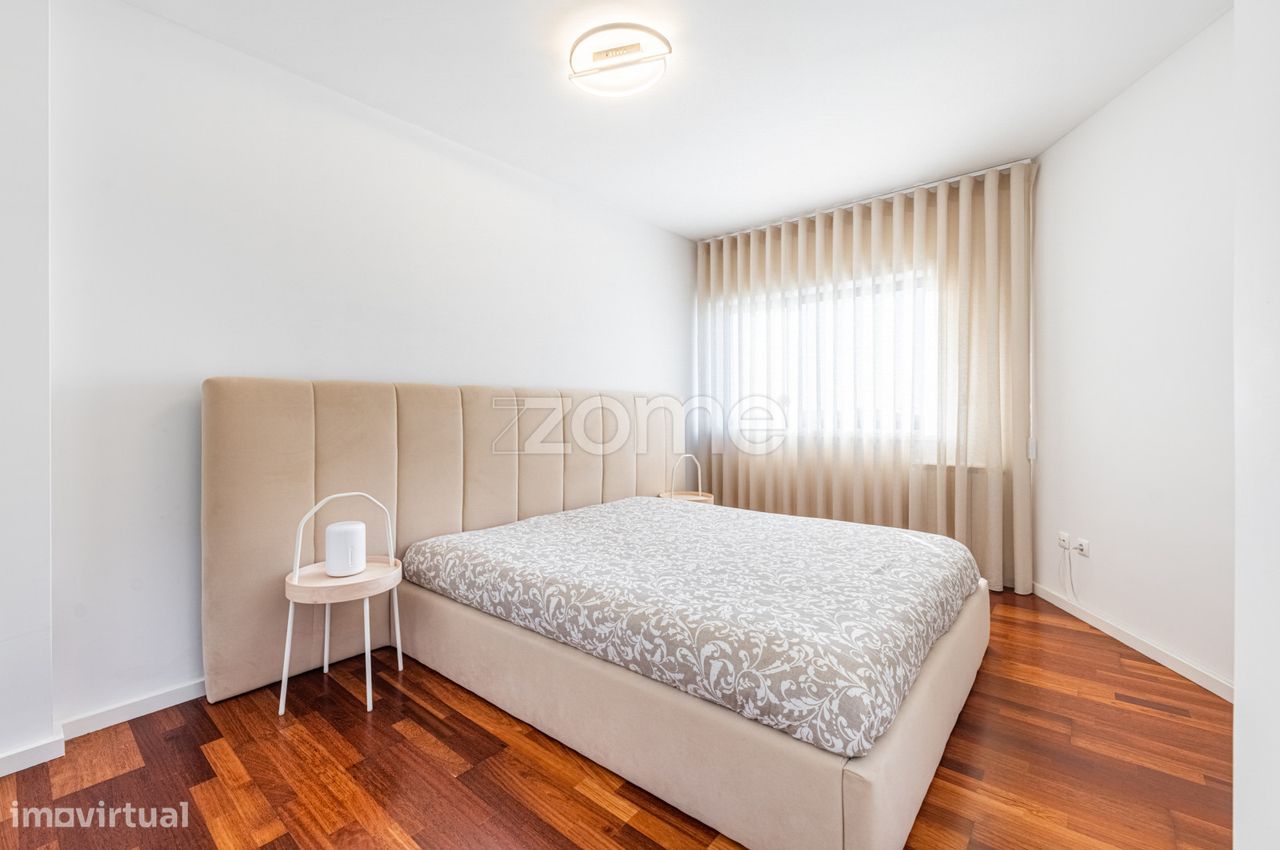 3 bedrooms Apartment in Maia, Portugal No. 300853