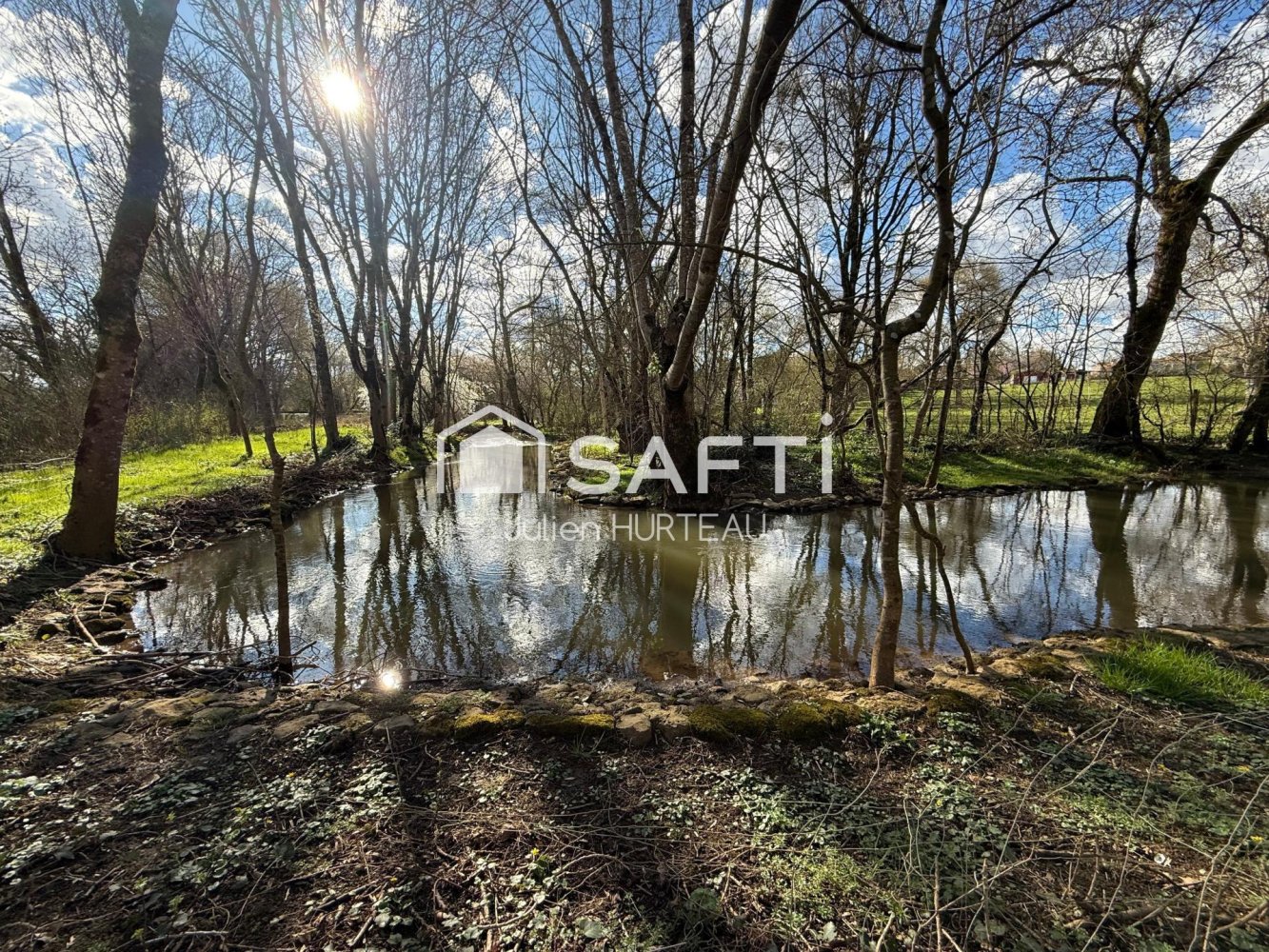 3276m² Land in Vouille, France No. 103183