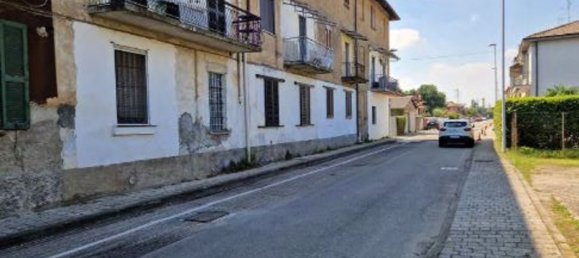 Studio in Bareggio, Italy No. 218945 10