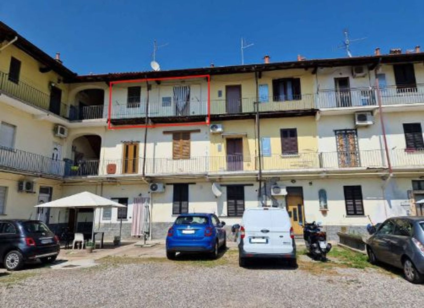 Studio in Bareggio, Italy No. 218945