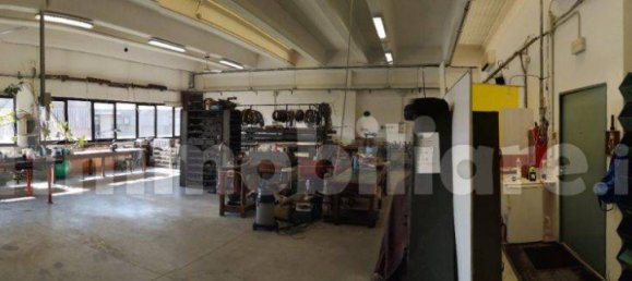 253m² Warehouse in Assago, Italy No. 159561 3