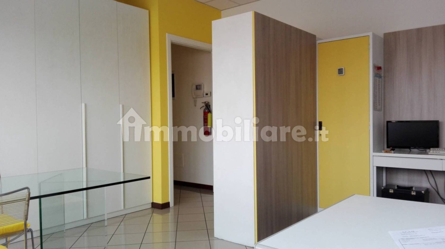 253m² Warehouse in Assago, Italy No. 159561