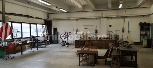 253m² Warehouse in Assago, Italy No. 159561 4