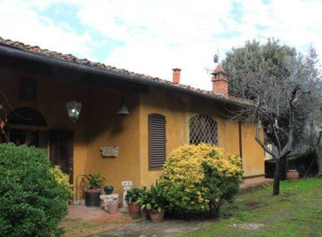 3 bedrooms House in Florence, Italy No. 274006