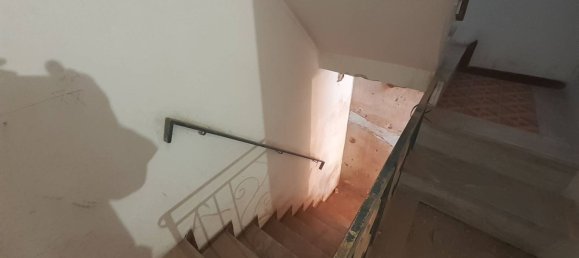 5 rooms House in Lucca, Italy No. 89075 4