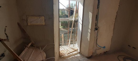 5 rooms House in Lucca, Italy No. 89075 10