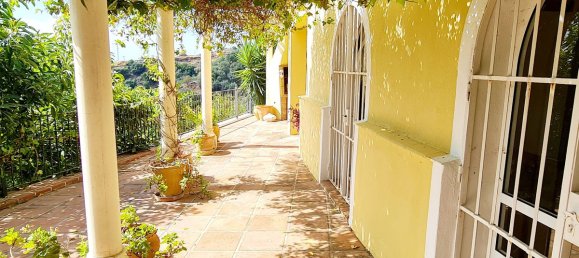 4 bedrooms Villa in Ojen, Spain No. 67421 2